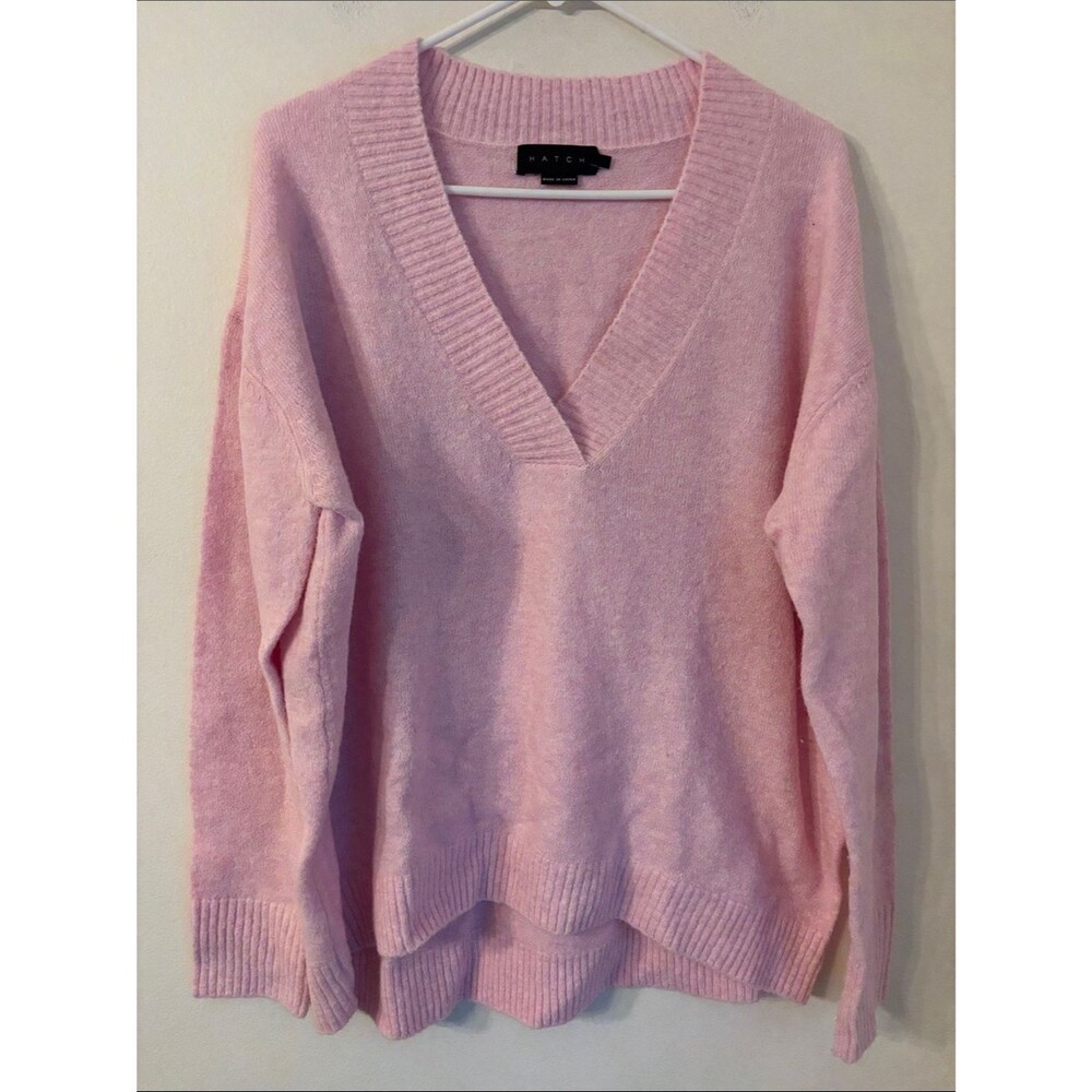 HATCH Soft Pink wool blend V-Neck Women's Sweater size 2 or Medium Classic work